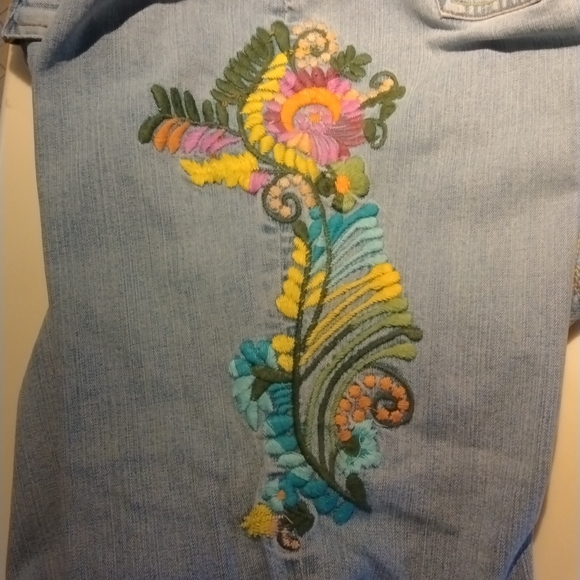 *VINTAGE* Z Cavaricci Embroidered Capri/Ankle Jeans - Picture 9 of 9